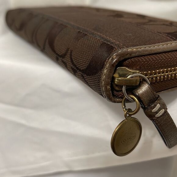 Coach Signature Brown Accordion Wallet with Satin Stripes in the interior - Picture 16 of 16